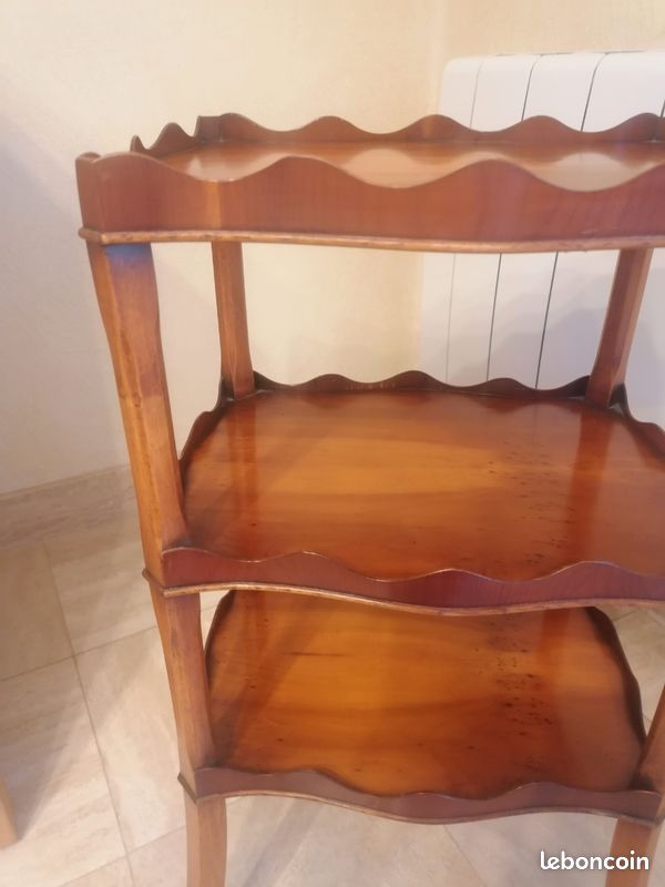 Table d'appoint reprodux anglaise Année 70 (image 3)