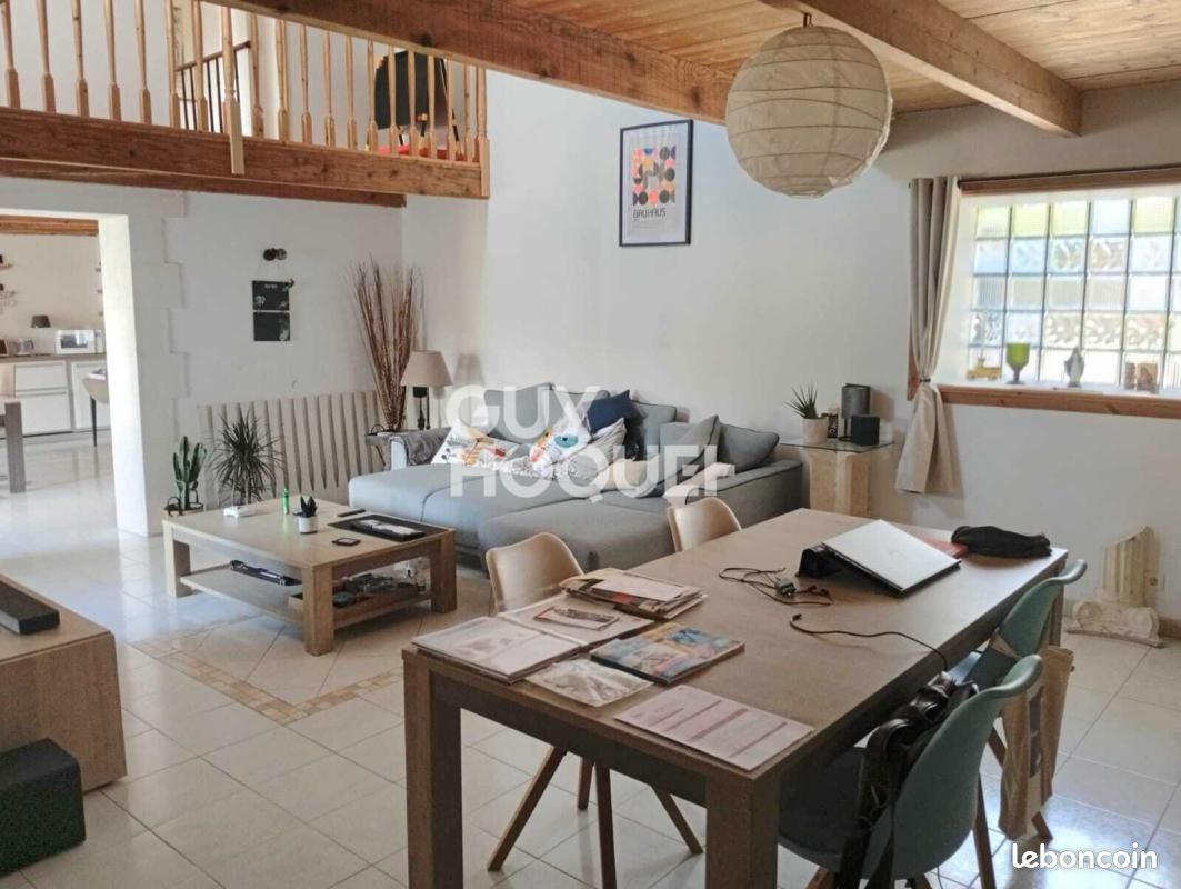 Maison 4 pièces 121 m² · à Thairé · 121 m² · 250 000 €