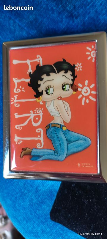 Betty Boop porte cigarettes metal