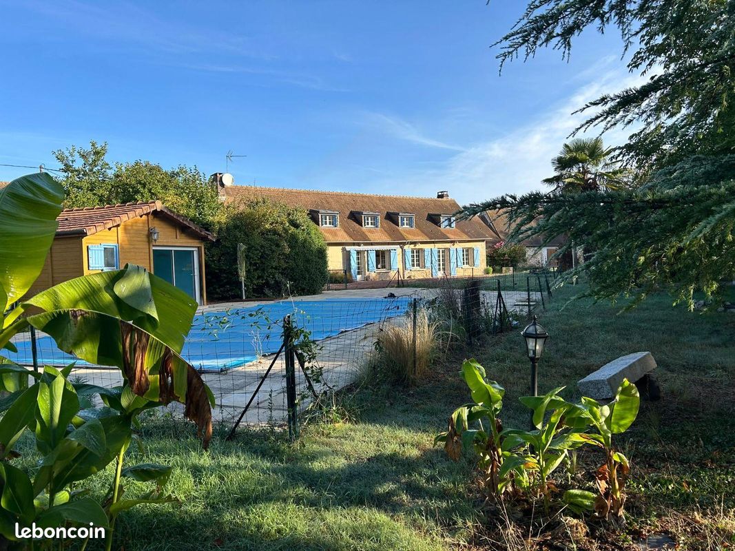 Maison 7 pièces 210 m² · à Mansigné · 210 m² · 249 000 €
