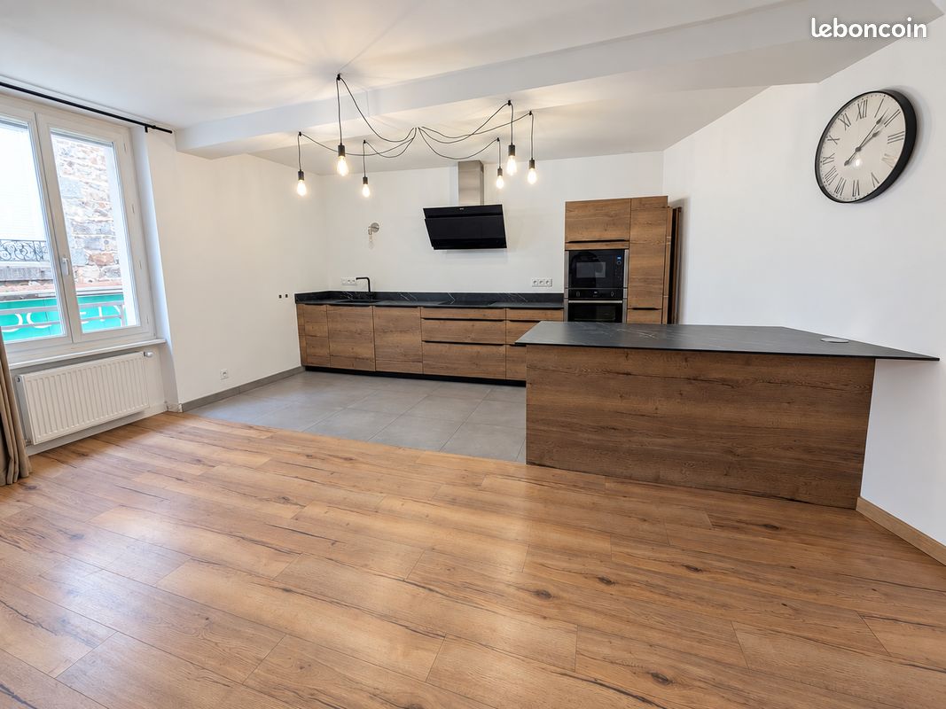 Appartement 3 pièces 94 m² · à Feurs · 94 m² · 870 €/mois