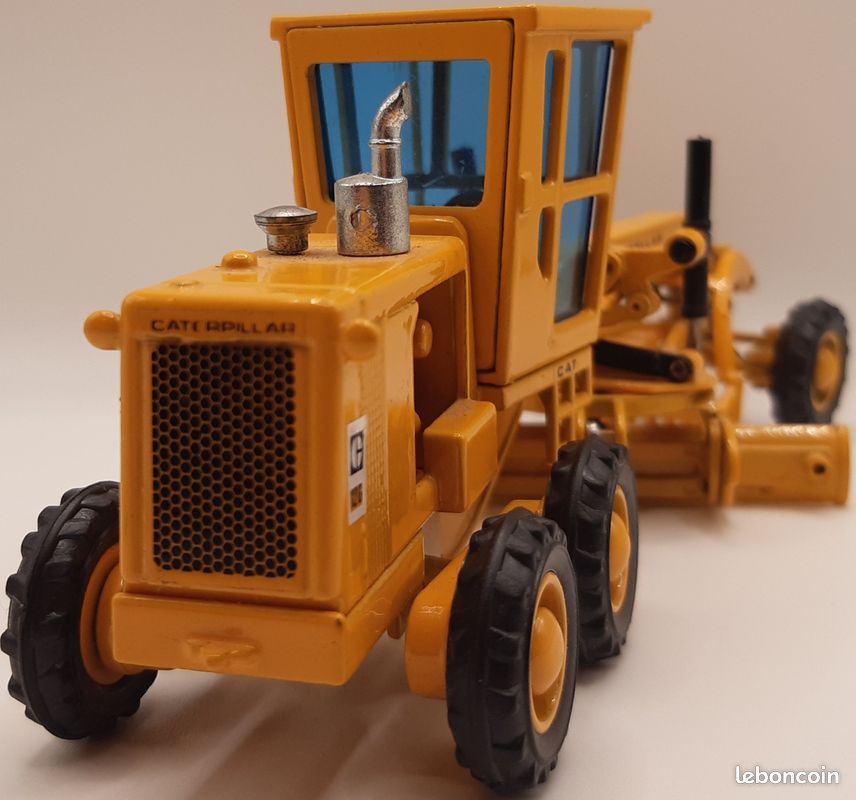 Niveleuse JOAL 1/50 - Modèle Réduit Tracteur En Boîte