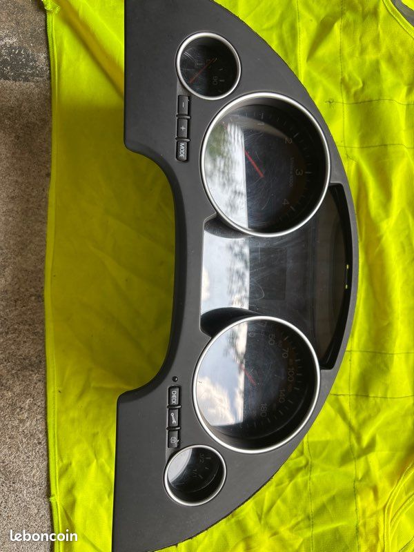 Compteur Audi A4 B6 (image 1)