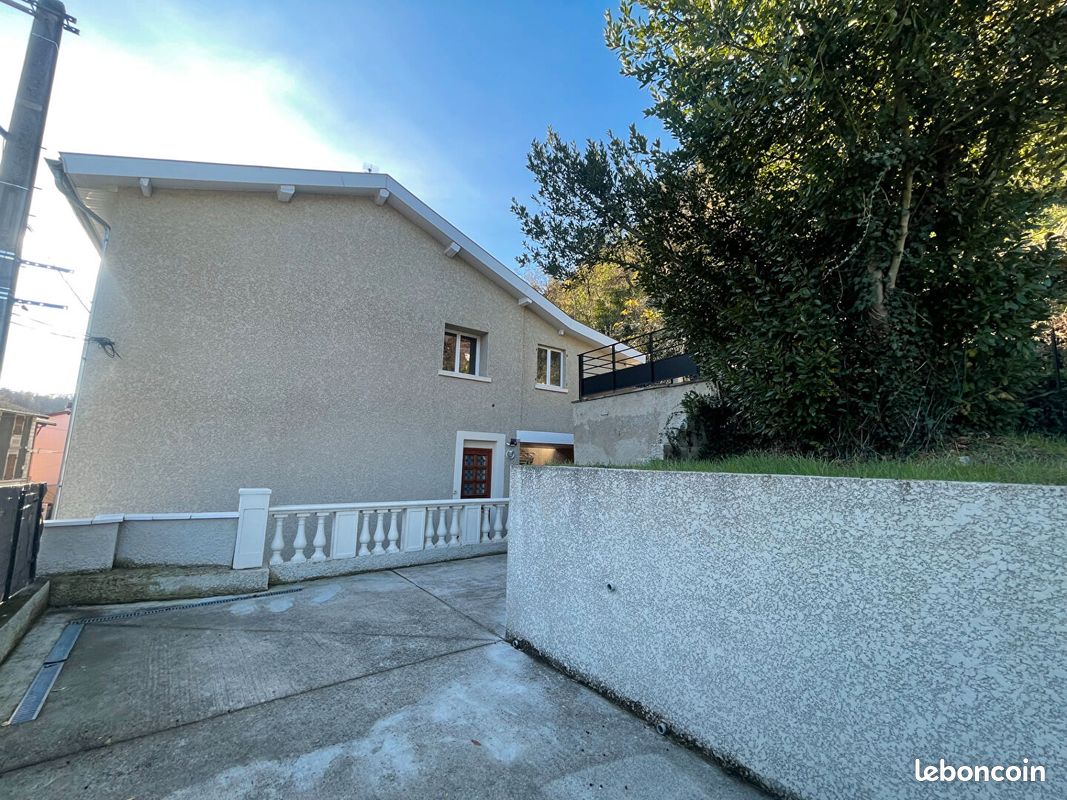 Maison 8 pièces 160 m² · à Pont-Évêque · 160 m² · 249 900 €