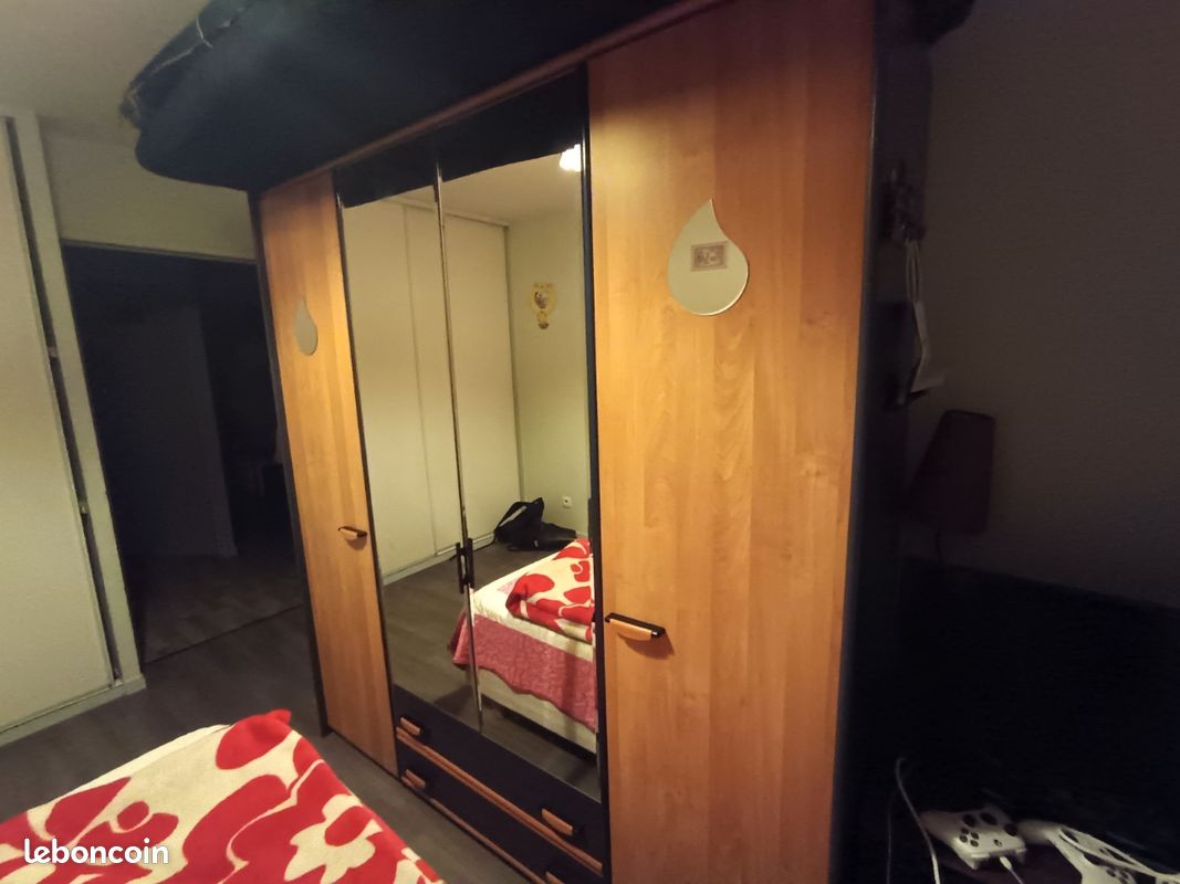 Coiffeuse en bois (image 1)