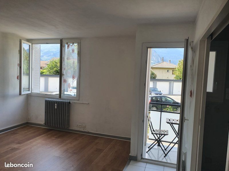 Appartement 1 pièce 30 m² · à Saint-Égrève · 30 m² · 500 €/mois