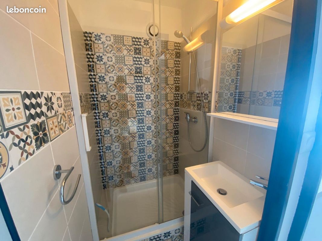 Appartement t2 refait à neuf 2 piscines, 300 m du seaquarium (image 4)