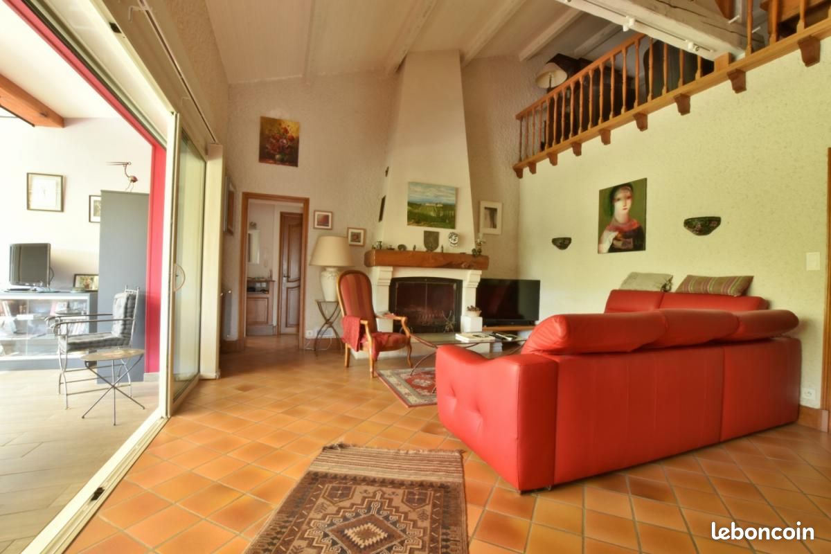Villa 7 pièces 220 m² - Chassors 16200 Luchac (image principale 7)