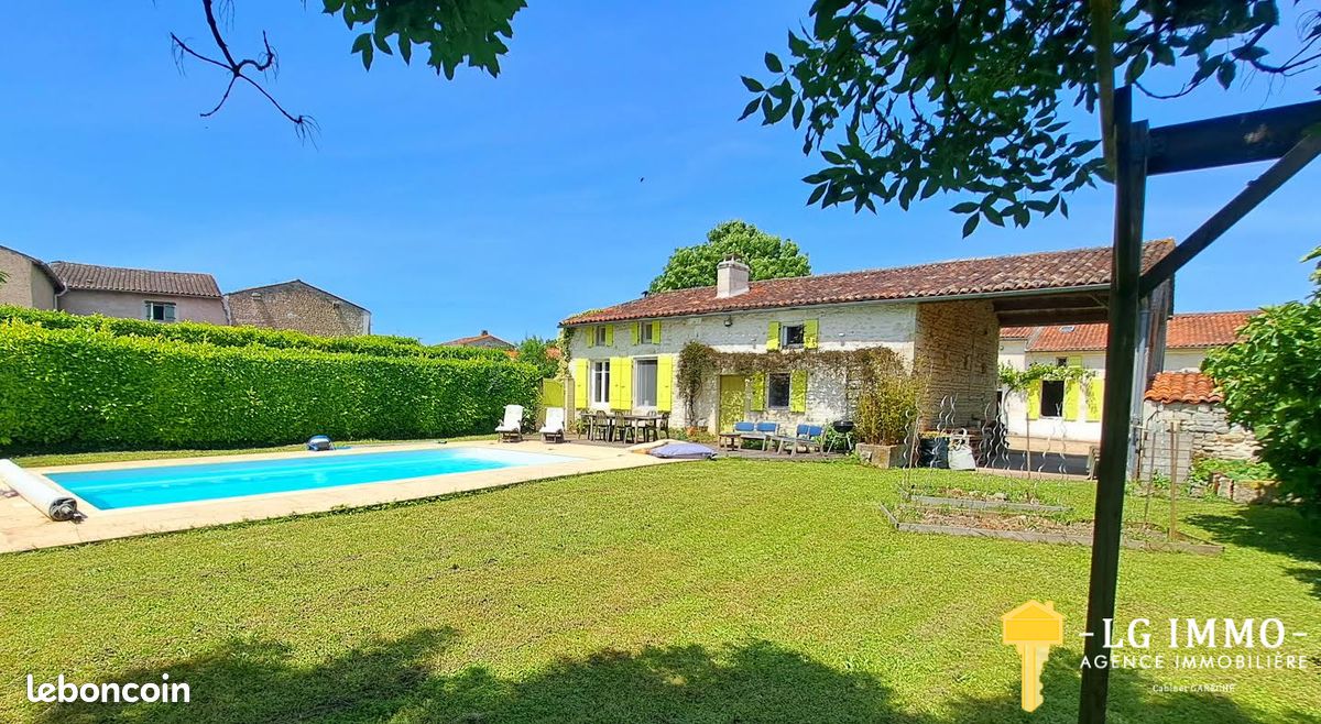 Maison 11 pièces 228 m² · à Pons · 228 m² · 349 500 €