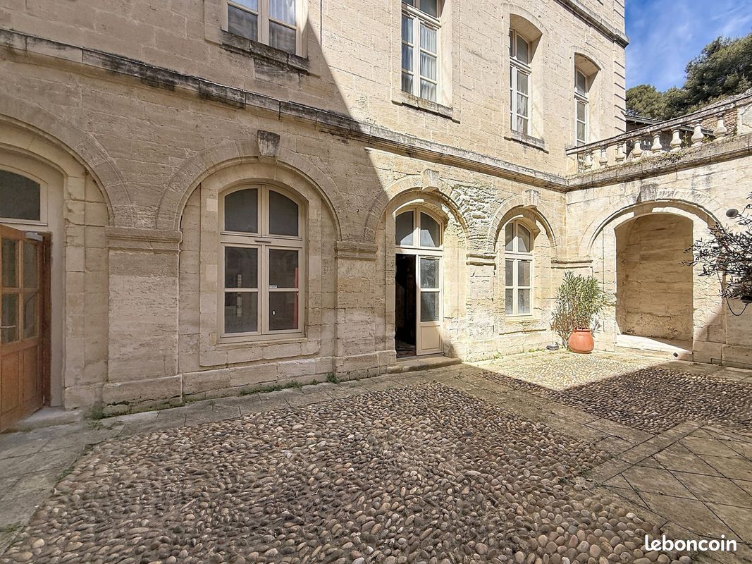 Appartement 5 pièces 99 m² · à Beaucaire · 99 m² · 97 000 €