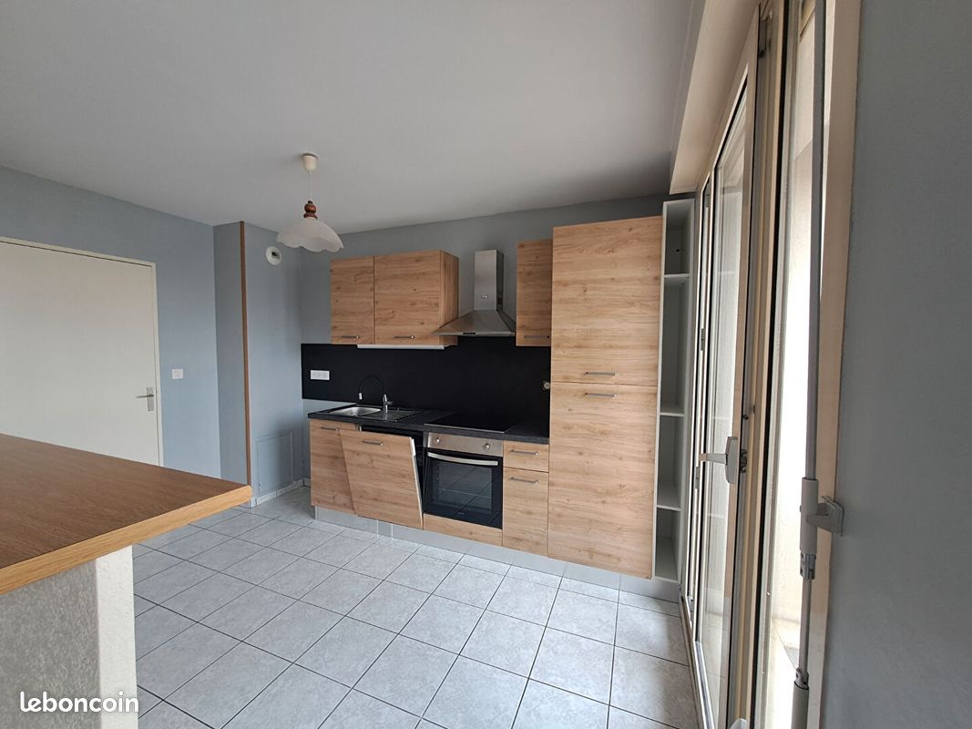 Appartement 3 pièces 48 m² · à La Ferté-Bernard · 48 m² · 702 €/mois