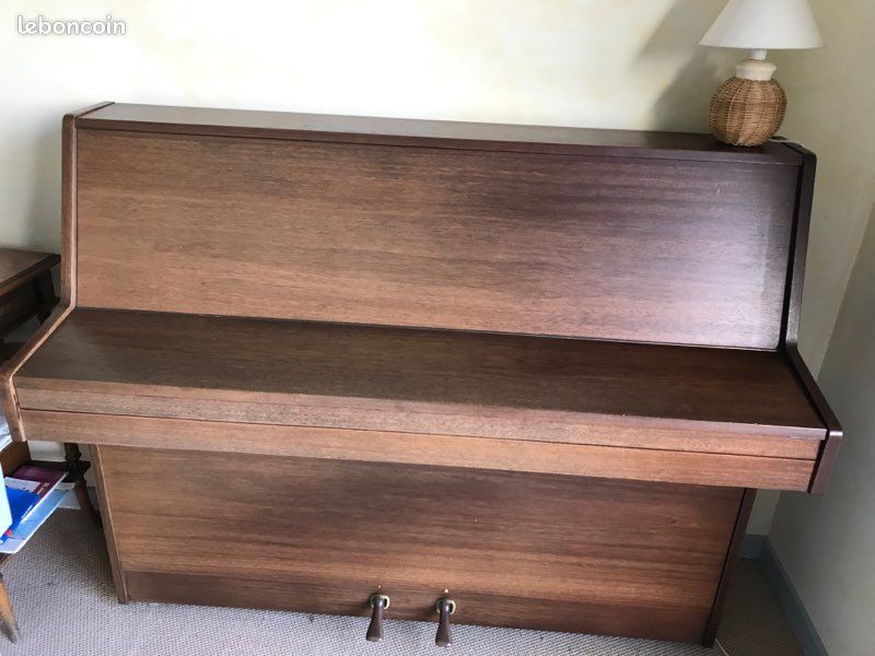 Piano droit CRAMER (image 1)
