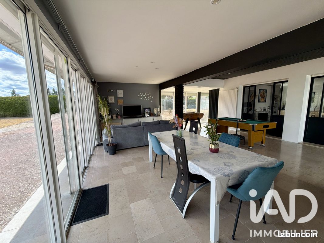 Propriété 7 pièces 246 m² (image 3)