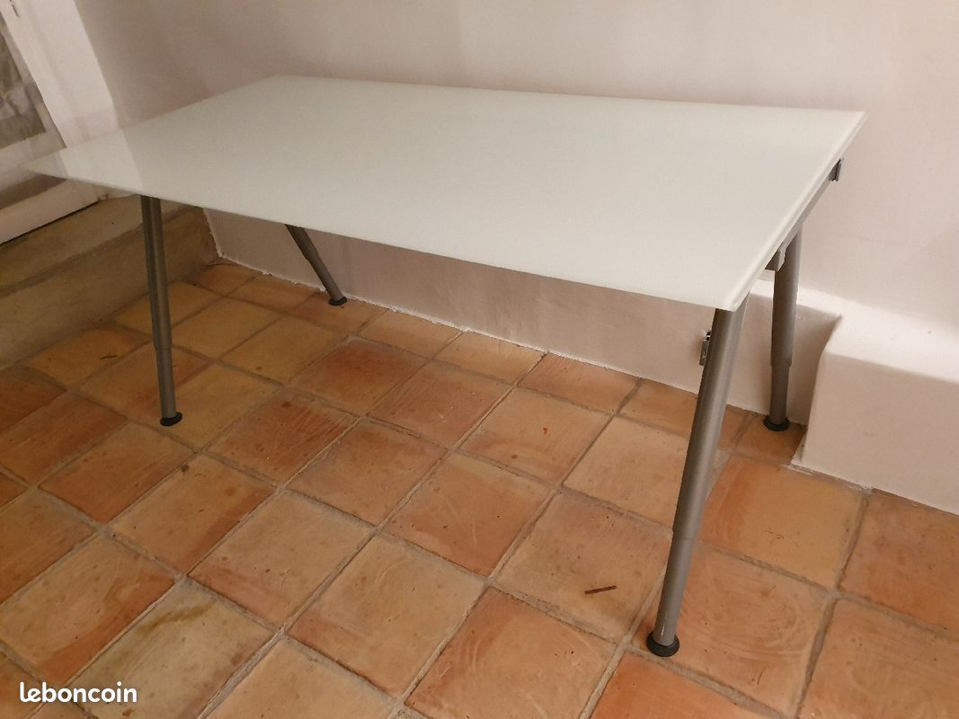 Bureau ikea verre 80x160 (image 1)