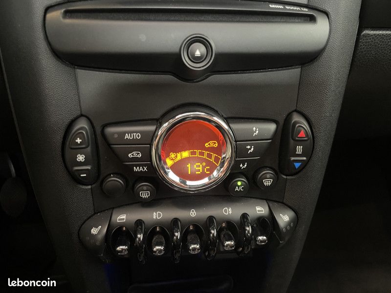 Mini CLUBMAN COOPER D 112CH (image 14)