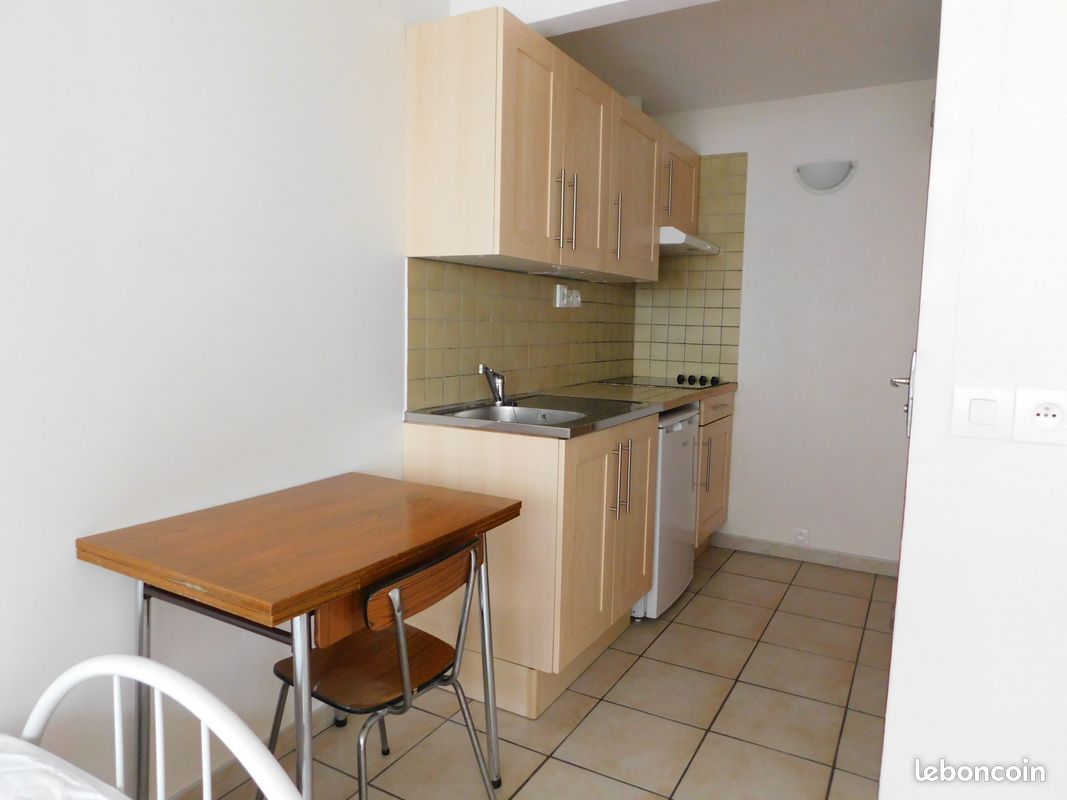 Appartement 1 pièce 17 m² · à Lille · 17 m² · 461 €