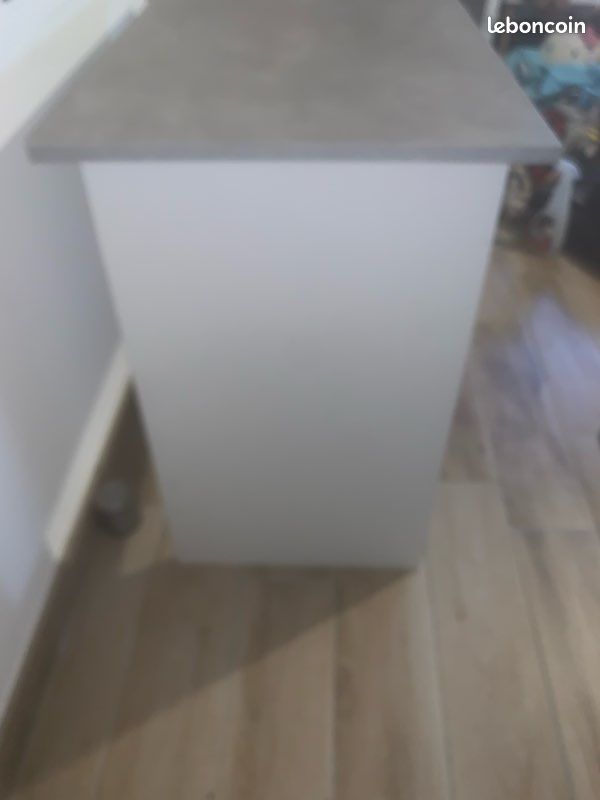 Bureau (image 6)