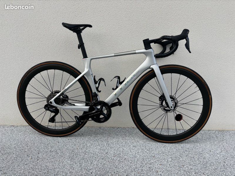 Vélo CUBE Agree C:62 SLT (image 1)
