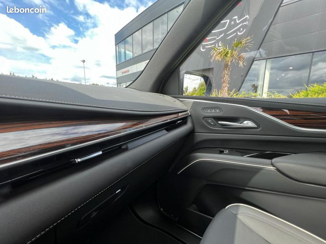 CADILLAC ESCALADE ESV Premium Luxury V8 6.2L (image 18)