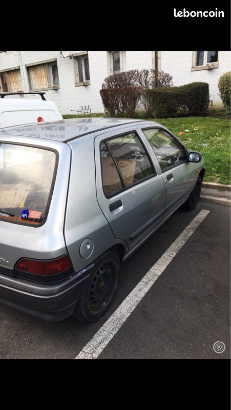 Par choc arrière clio 1 (image 2)
