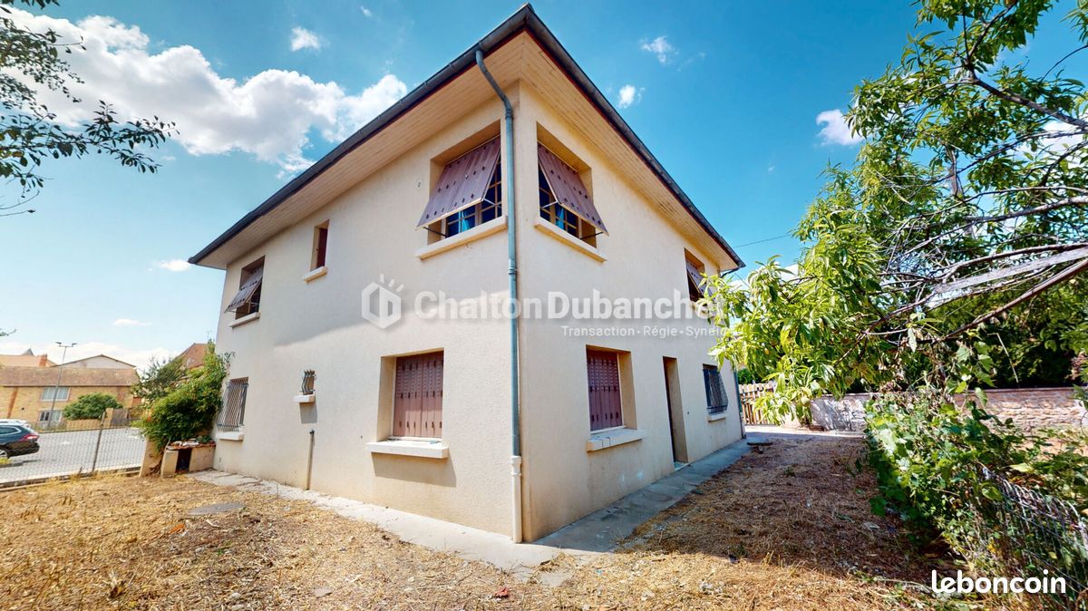 Maison 5 pièces 149 m² · à Charlieu · 149 m² · 241 500 €