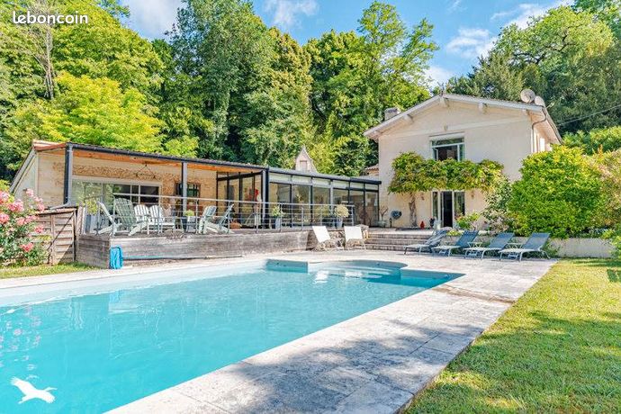 Maison 7 pièces 275 m²