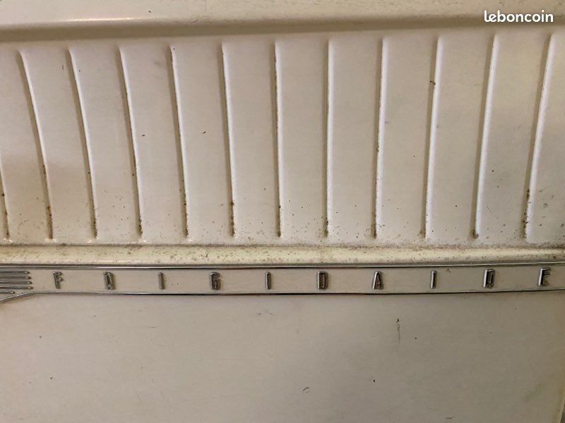 Ancien frigidaire (image 2)