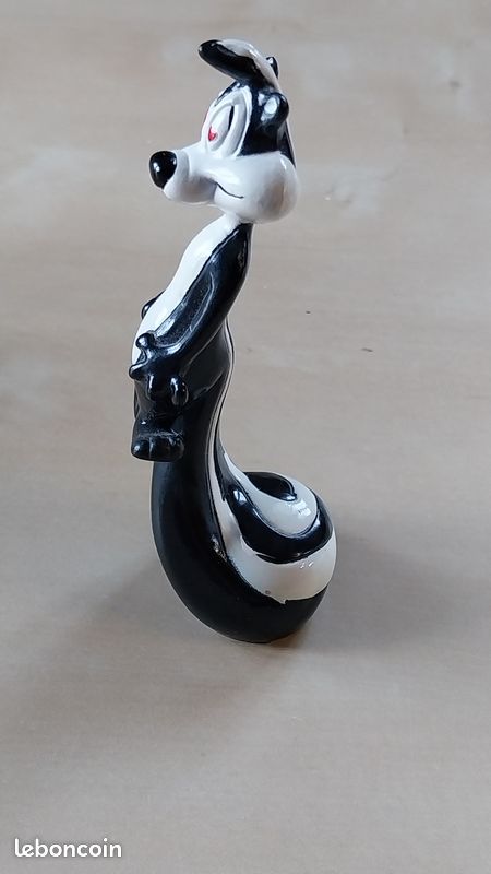 Figurine 1994 pvc pépé le putois (image 2)