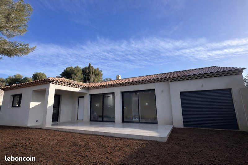 Terrain 455 m² · à Lançon-Provence · 225 000 €