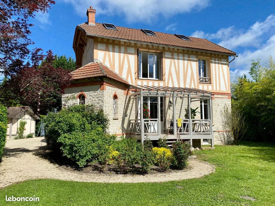 Maison 5 pièces 180 m² · à Gironville-sur-Essonne · 180 m² · 695 000 €