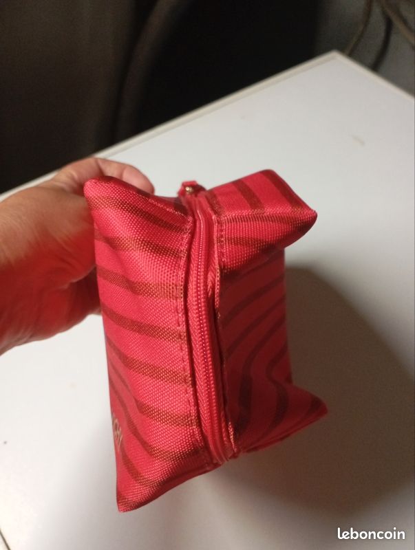 Trousse maquillage Vichy (image 2)