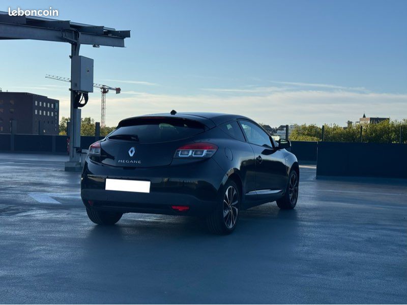 Renault Mégane 3 Coupé - 1.5 dCi 110ch - Bose (image 2)