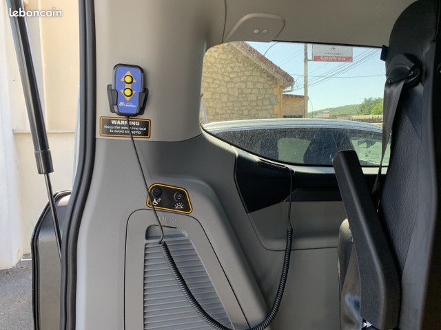Ford Tourneo Custom INDEPENDANCE RS L1H1 2.0 EcoBlue 170ch Limited BVA8 HANDICAP TPMR 7 PLACES (image 6)