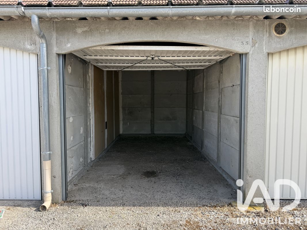 Parking/box 1425 m² Sens (image 2)