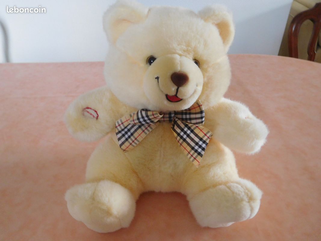 Ours en peluche (image 1)