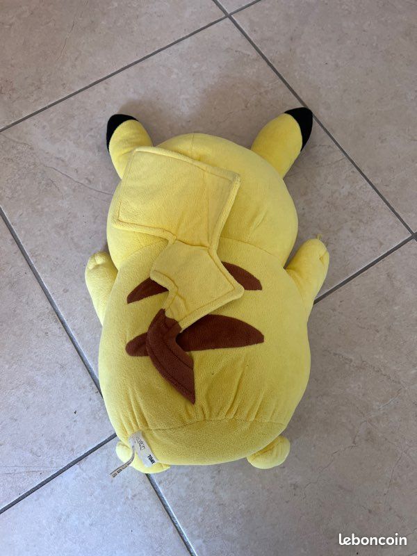 Peluche pikachu (image 2)