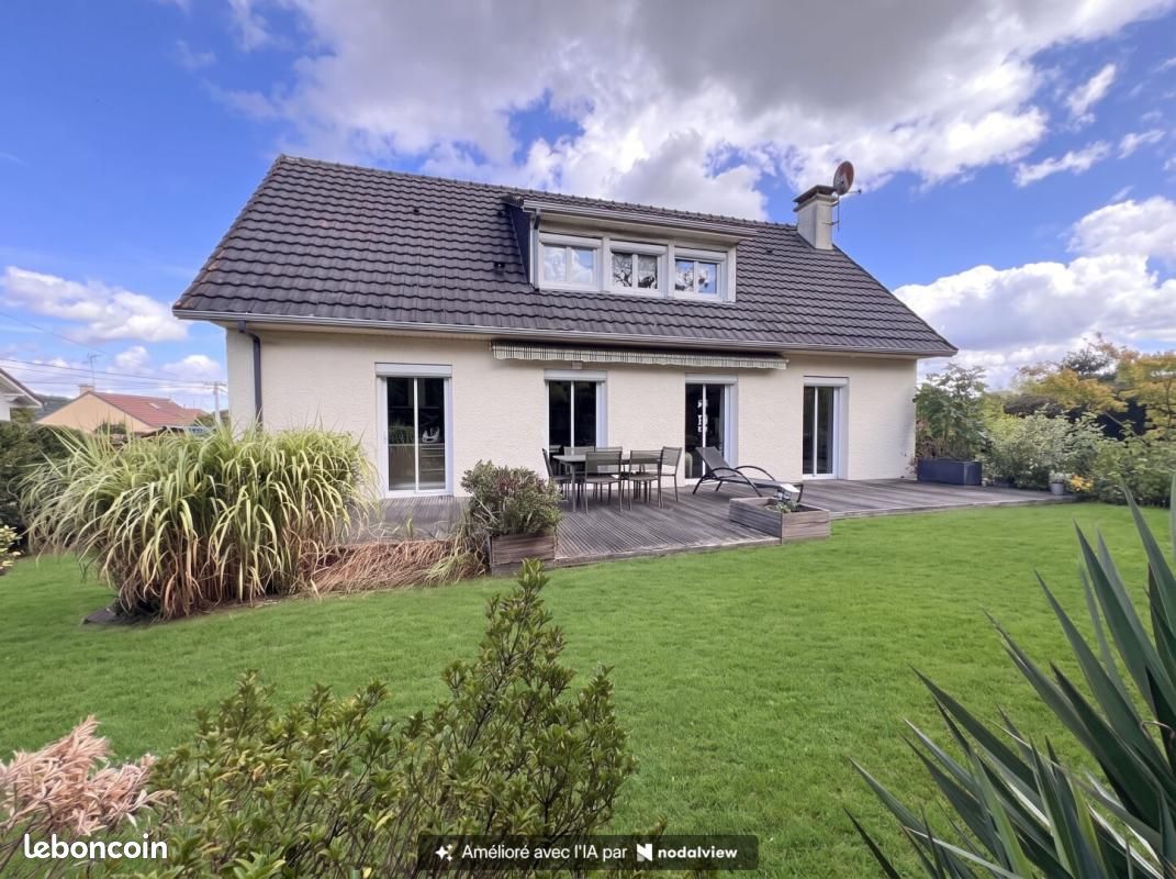 Maison 5 pièces 132 m² · à Yvré-l'Évêque · 132 m² · 312 000 €