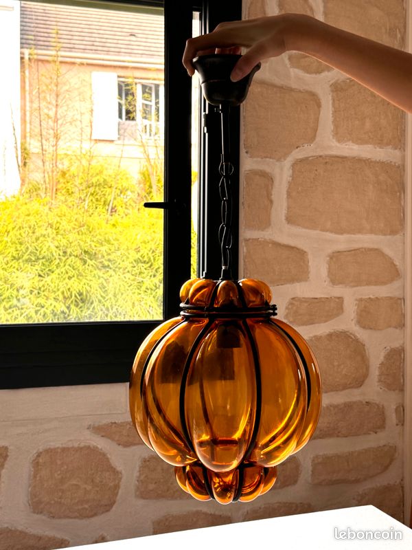 Lustre (image 1)