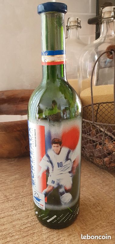 Bouteille Bordeaux 1997 coupe du monde de foot 98 vide collector (image 3)