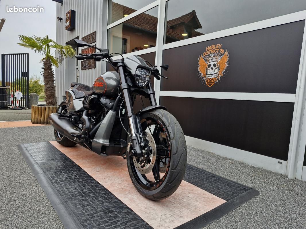 Harley Davidson Softail FXDR 114 Ci 1868 cm3 Motos
