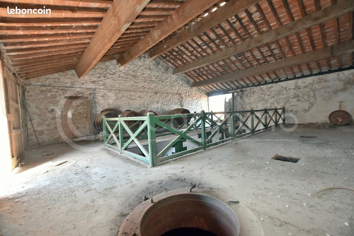 1 pièce 350 m² · à Trouillas · 350 m² · 89 000 €