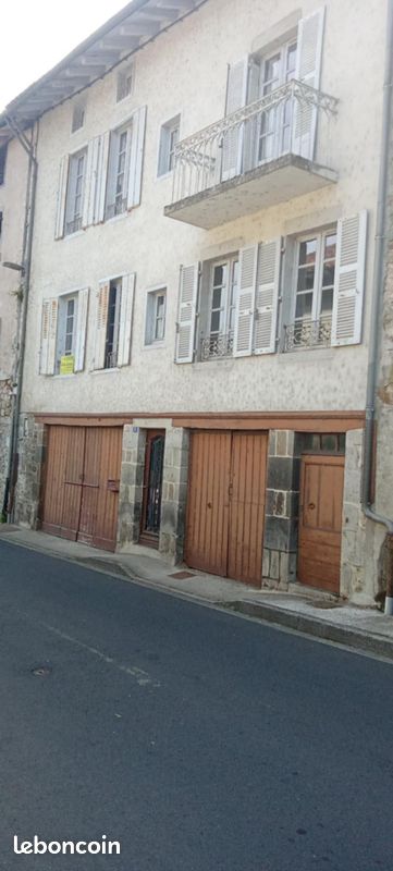 Maison 5 pièces 160 m² · à Laroquebrou · 160 m² · 20 000 €
