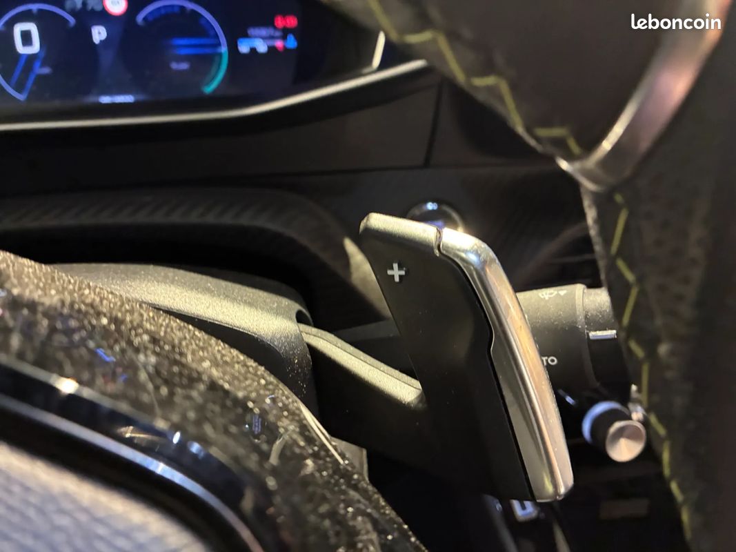 PEUGEOT 2008 1.2 Hybrid 136ch GT - 2024 - 13 500 km - CarPlay - Première main (image 20)
