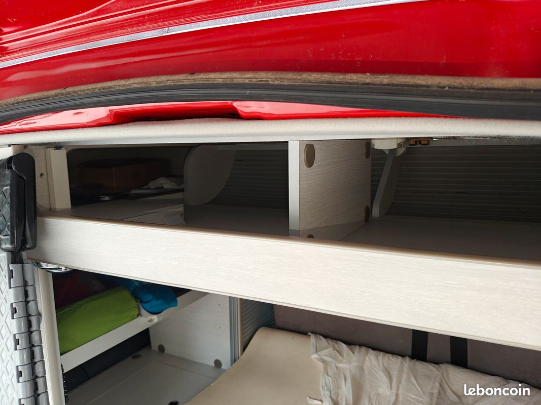 Van aménagé Renault Trafic L2H1 - 4 places - boîte auto (image 15)
