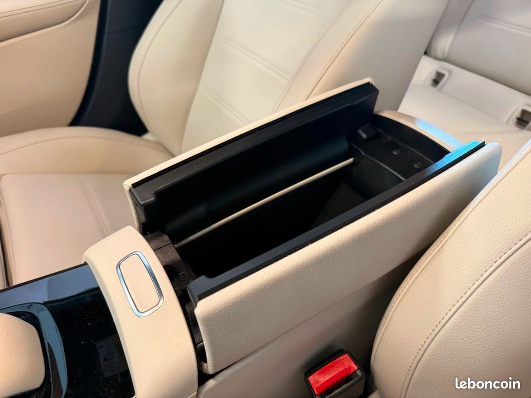 Mercedes-Benz CLASSE A Classe A 180 d 7G-DCT / APPLE CARPLAY / RÉGULATEUR / CAMÉRA / FAIBLE KM (image 26)