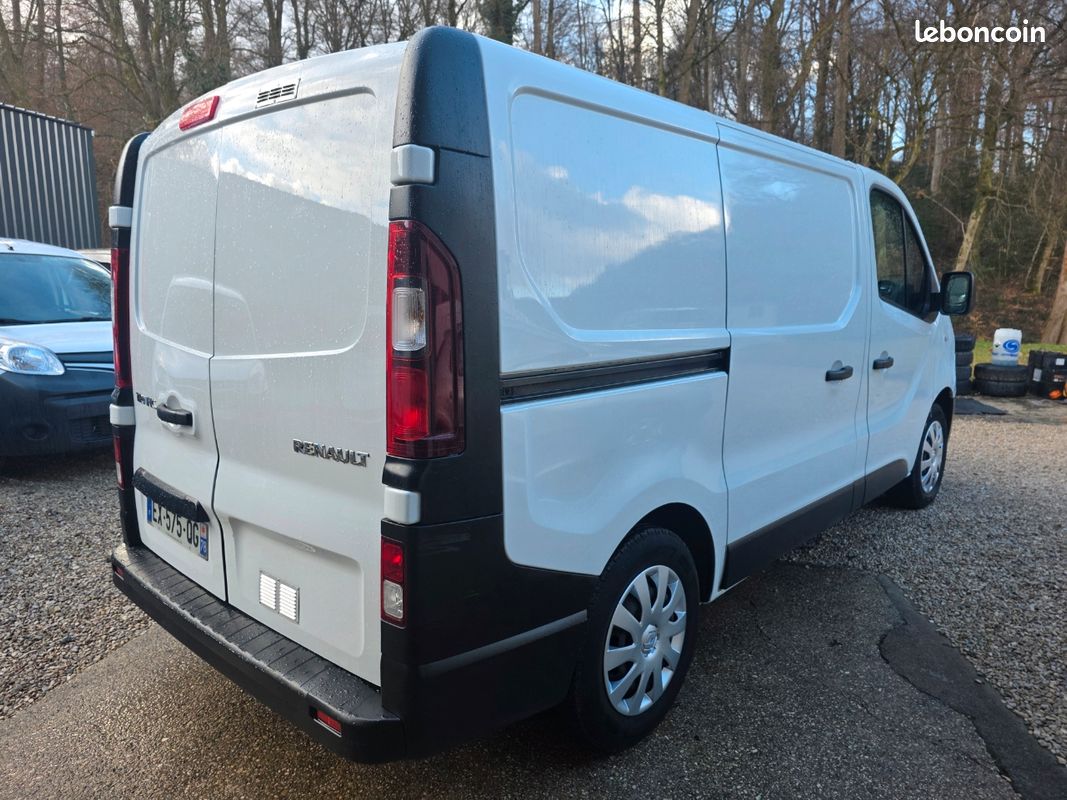 ✅renault trafic iii fg l1h1 1200 1.6 dci⏩️ 125 ch grand confort energy⏩️ moteur a chaine (image 4)