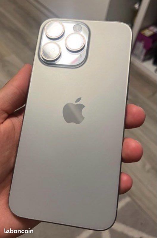 👉 iPhone 15 Pro Max 256 Go Argent – État neuf – Batterie 90% (image 1)