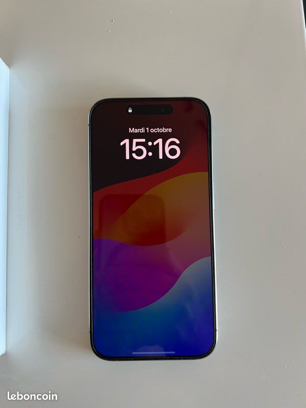 IPhone 15 Pro 128 Go - Neuf, gris métallique, état impeccable (image 10)