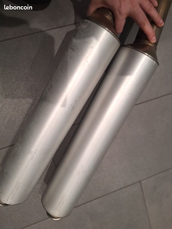 Paire d'échappement DUCATI ST2 (image 2)