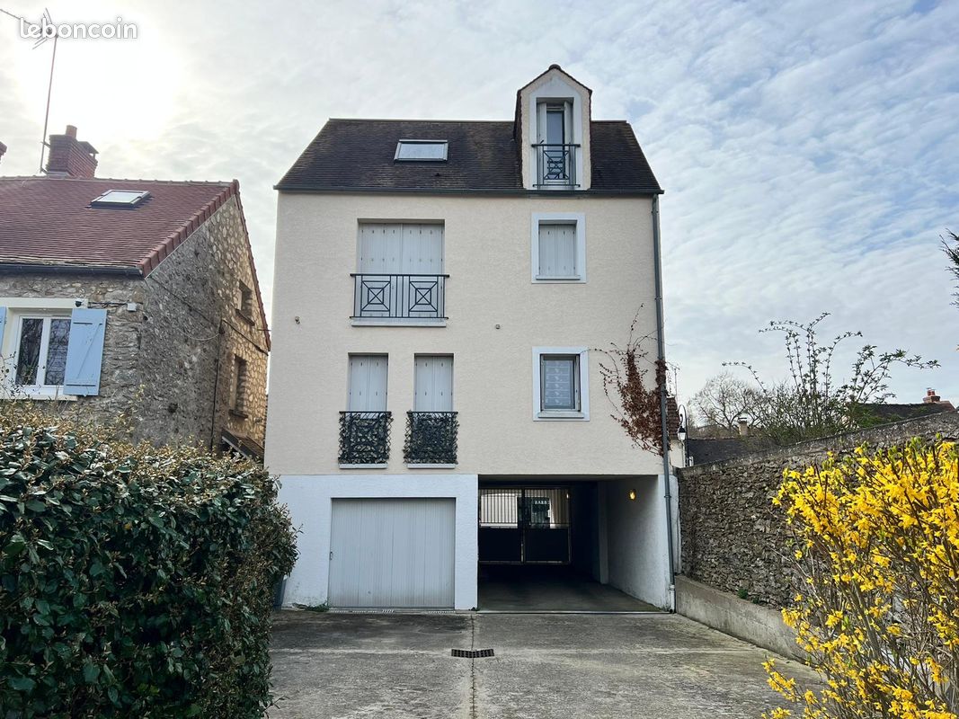 Appartement 1 pièce 28 m² · à Lardy · 28 m² · 710 €